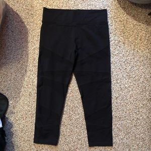 Black Mesh Crop Leggings 🖤